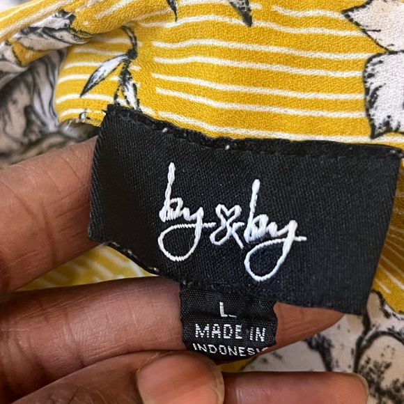 By & By Mustard Yellow Floral Button Front Blouse Size L - Picture 7 of 8